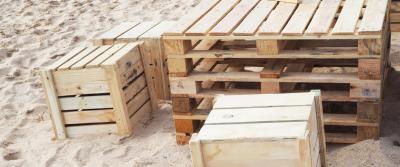 Van pallets een bank of bed maken