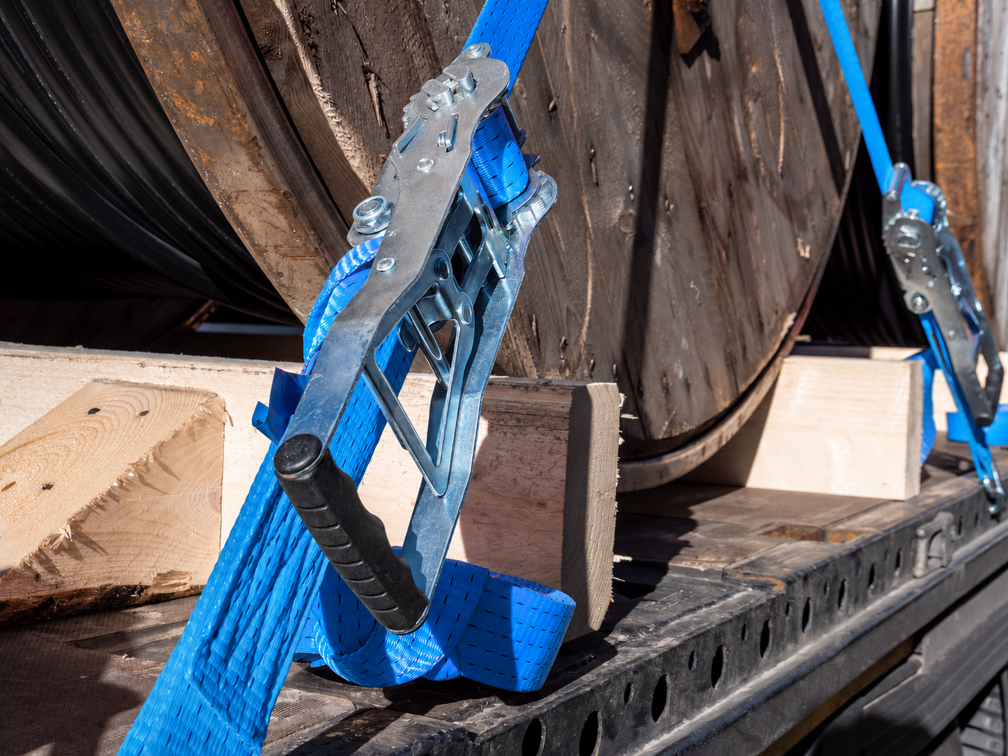 Blauwe spanband 50 mm, 5 ton en 9 meter in gebruik